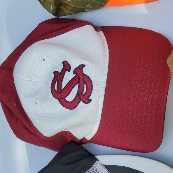 6 Adjustable Caps - Picture 2 of 10